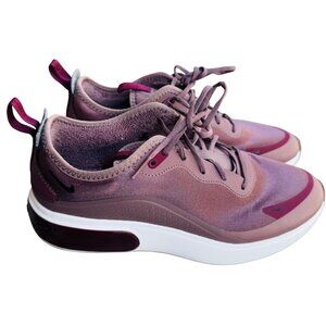 Nike Women's  SIZE 8 Air Max Dia Winter Night Maroon.